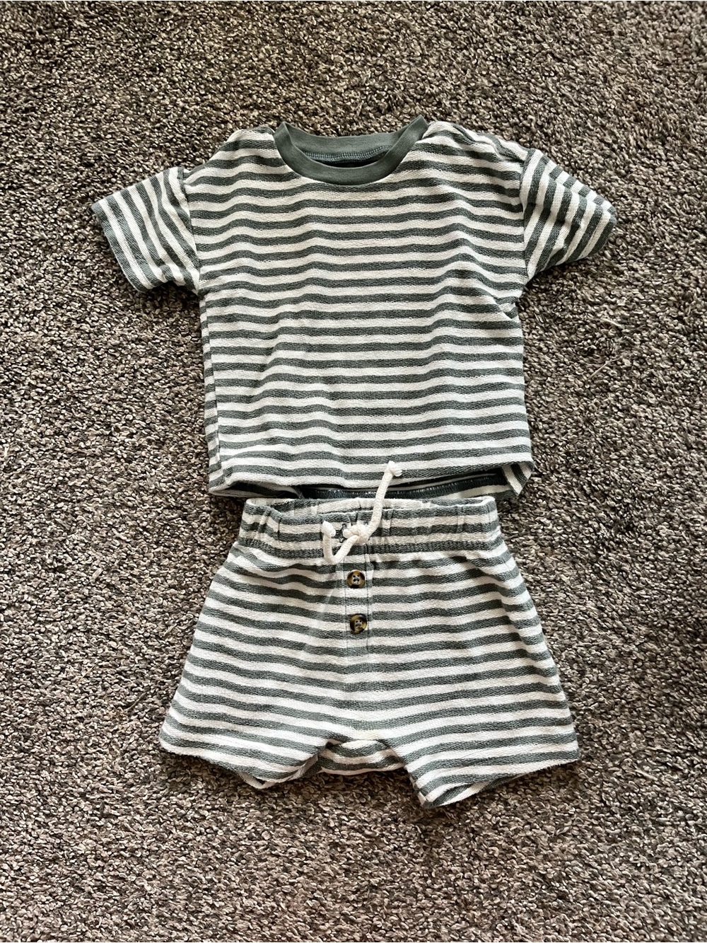 Carter's Green and White Striped Short